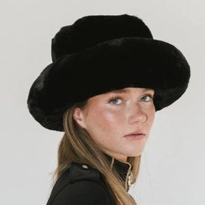 GIGI PIP Black Fur Hat